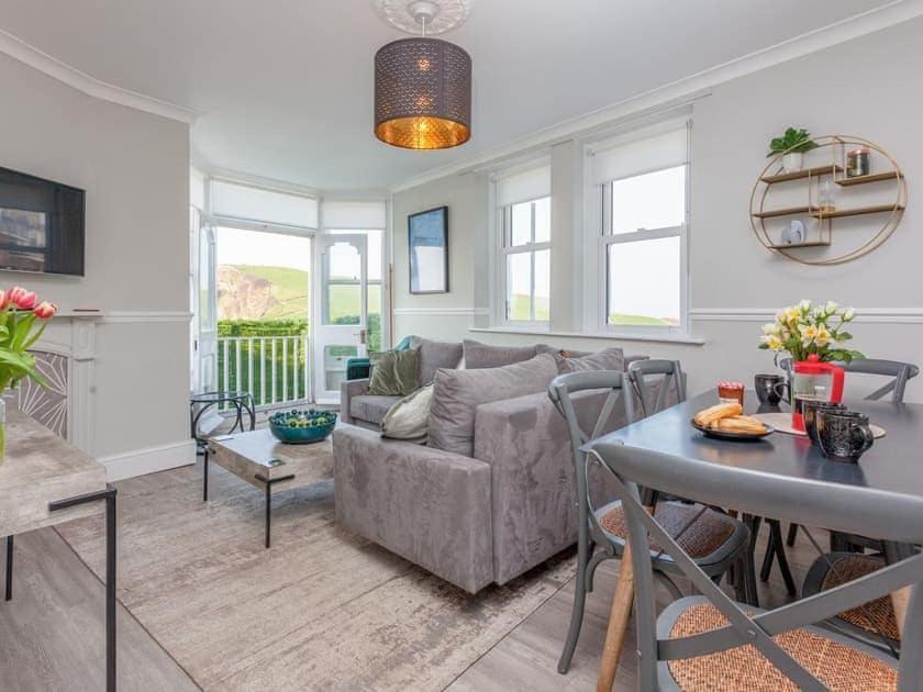 2Thevilla - Great Views, 3 Bedrooms, Parking, Central Location 일프러컴 외부 사진