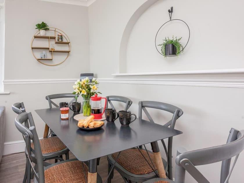 2Thevilla - Great Views, 3 Bedrooms, Parking, Central Location 일프러컴 외부 사진