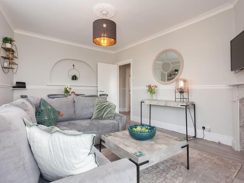 2Thevilla - Great Views, 3 Bedrooms, Parking, Central Location 일프러컴 외부 사진